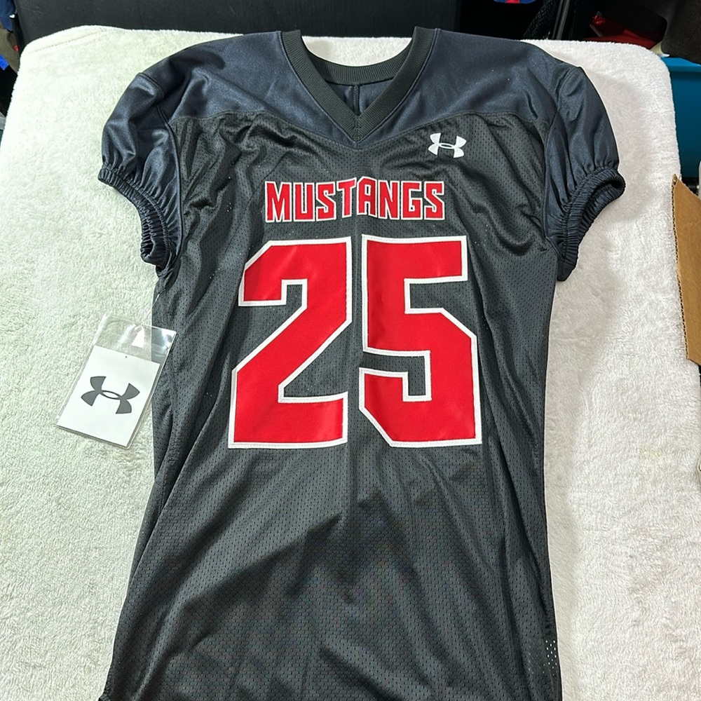Under Armour SMU Mustangs Football Jersey Size Large #25 Black and Red